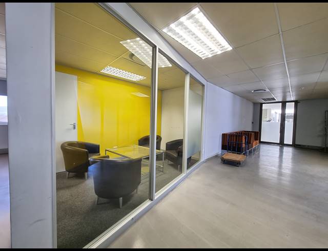 417M² OFFICE TO LET IN CENTURY CITY